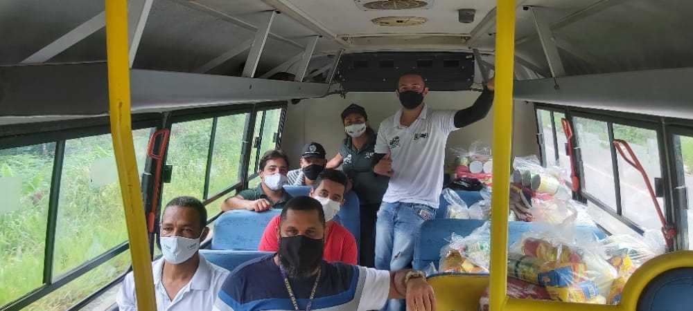 Secretaria de Agricultura, SENAR e Sindicato dos Produtores de Camacã distribuem 100 cestas básicas para agricultores
